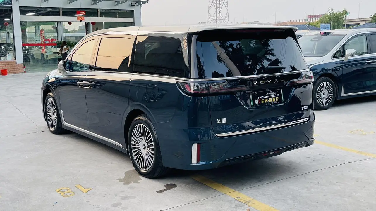 VOYAH Lantu Dreamer PHEV Four-wheel drive flagship dry version