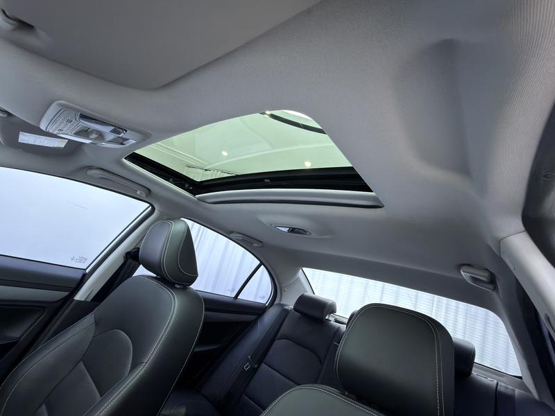 Geely Emgrand 2021