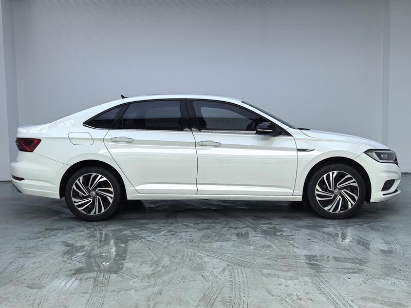 Volkswagen Sagitar 2021