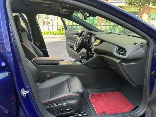 Buick Regal GS 28T Premium type