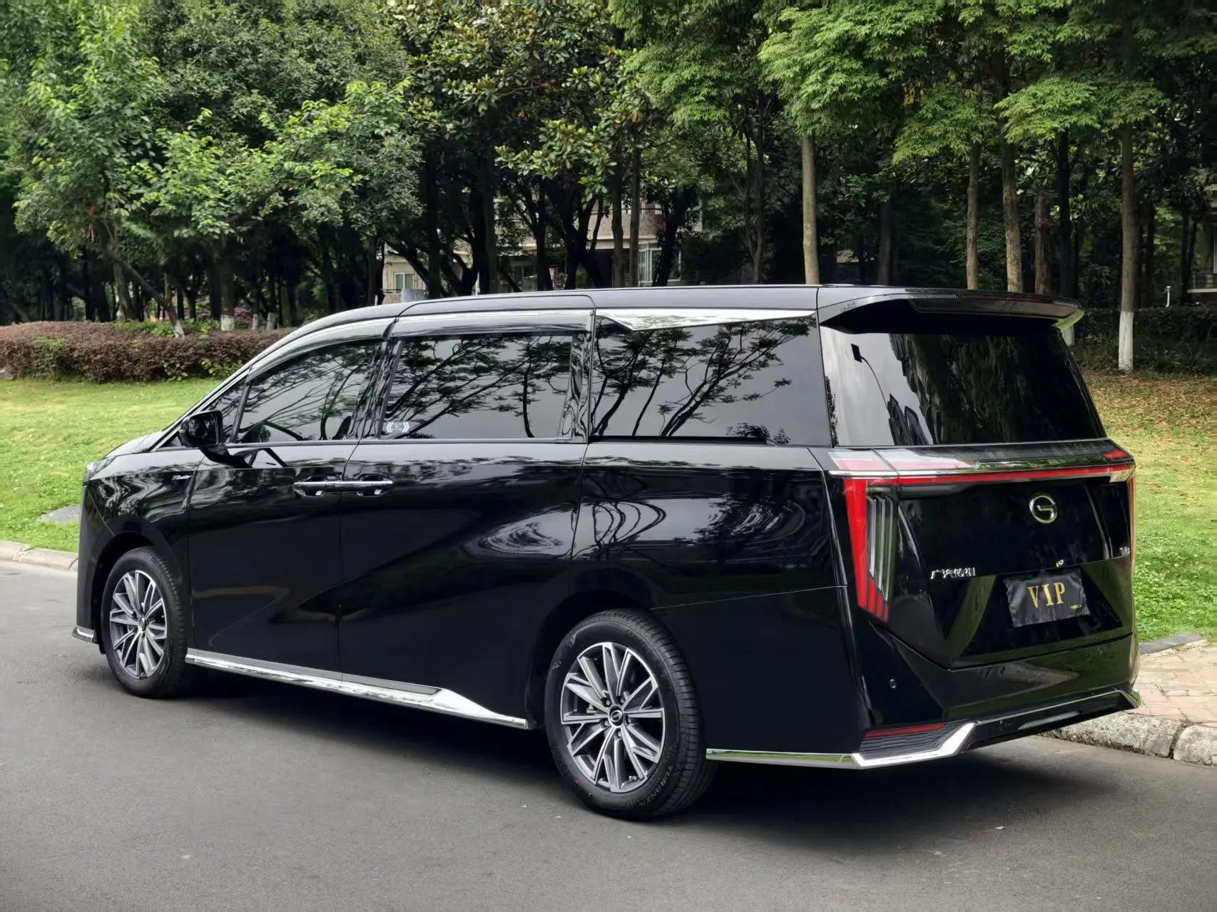 GAC Trumpchi M8 Master Series 2.0 TGDI Premium Edition
