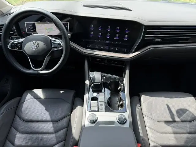 Volkswagen Touareg 3.0 TSI Ruixiang Edition Classic Sports Suit