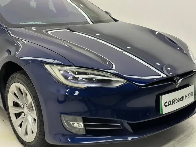 Tesla Model S 75D Standard battery life version