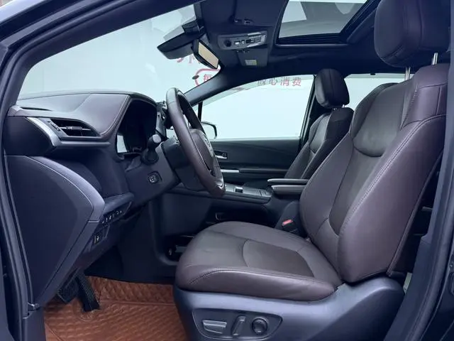 TOYOTA Grevia 2.5L Hybrid Ultimate Edition
