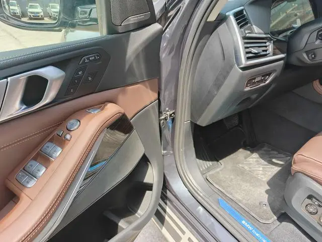 BMW BMW X7 xDrive40i Leading Luxury Set