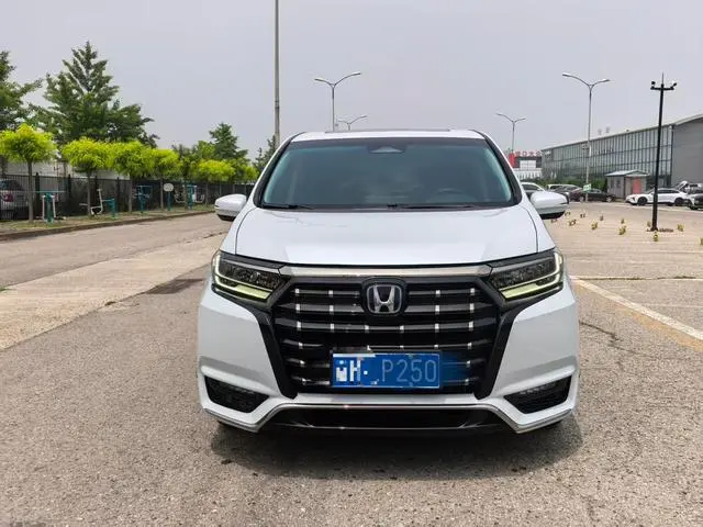 Honda Ai Lishen 2.0L e: HEV Deluxe Edition
