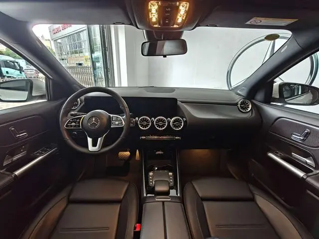 Mercedes-Benz Mercedes-Benz GLA GLA 220