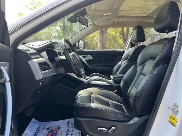 Geely Boyue 1.8TD automatic two-wheel drive smart 4G connected version