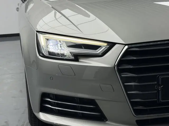 Audi Audi A4L 30th anniversary type 40 TFSI aggressive type