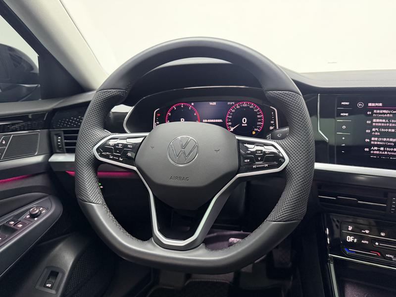 Volkswagen Passat 2024