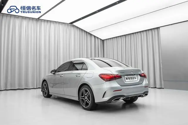 Mercedes-Benz Mercedes-Benz A-class A 200 L sports sedan fashion Version