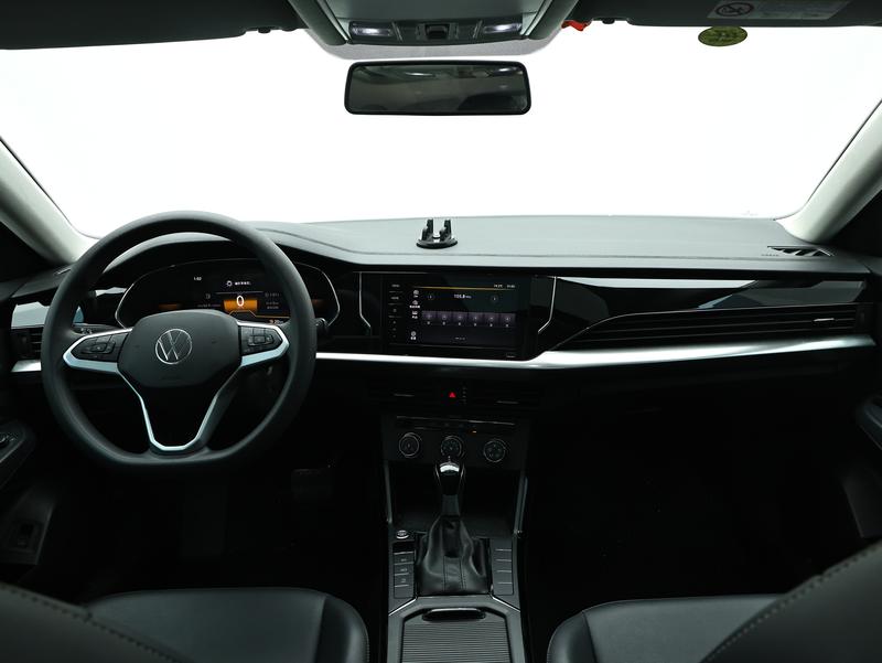 Volkswagen Passat 2025