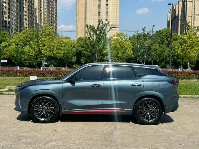 Changan Auchan Changan Auchan Z6 Blue Whale 1.5T DCT Smart Collar City Edition