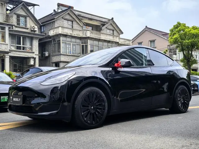Tesla Model Y Facelifted rear-wheel drive version