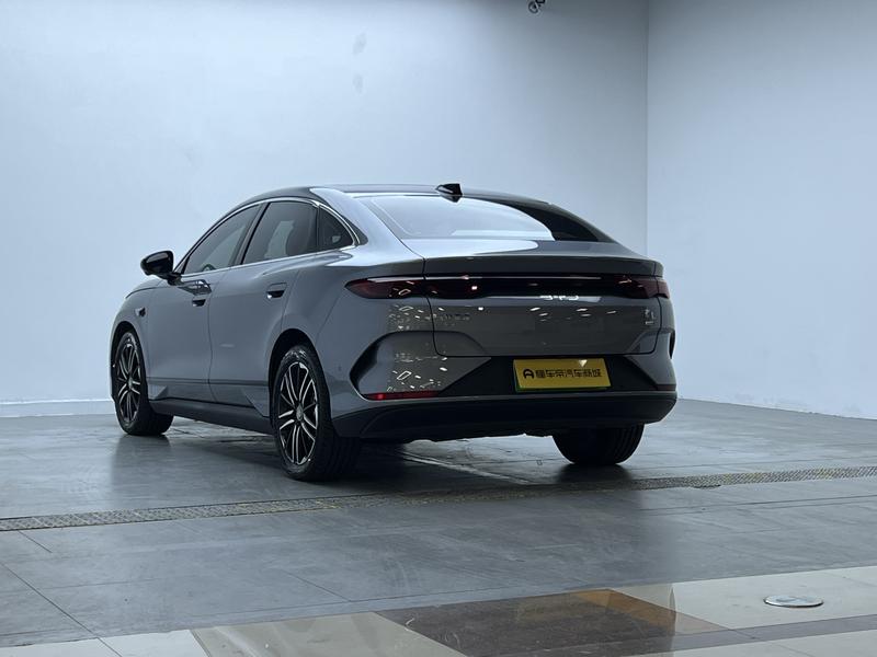 BYD Qin L EV 2025