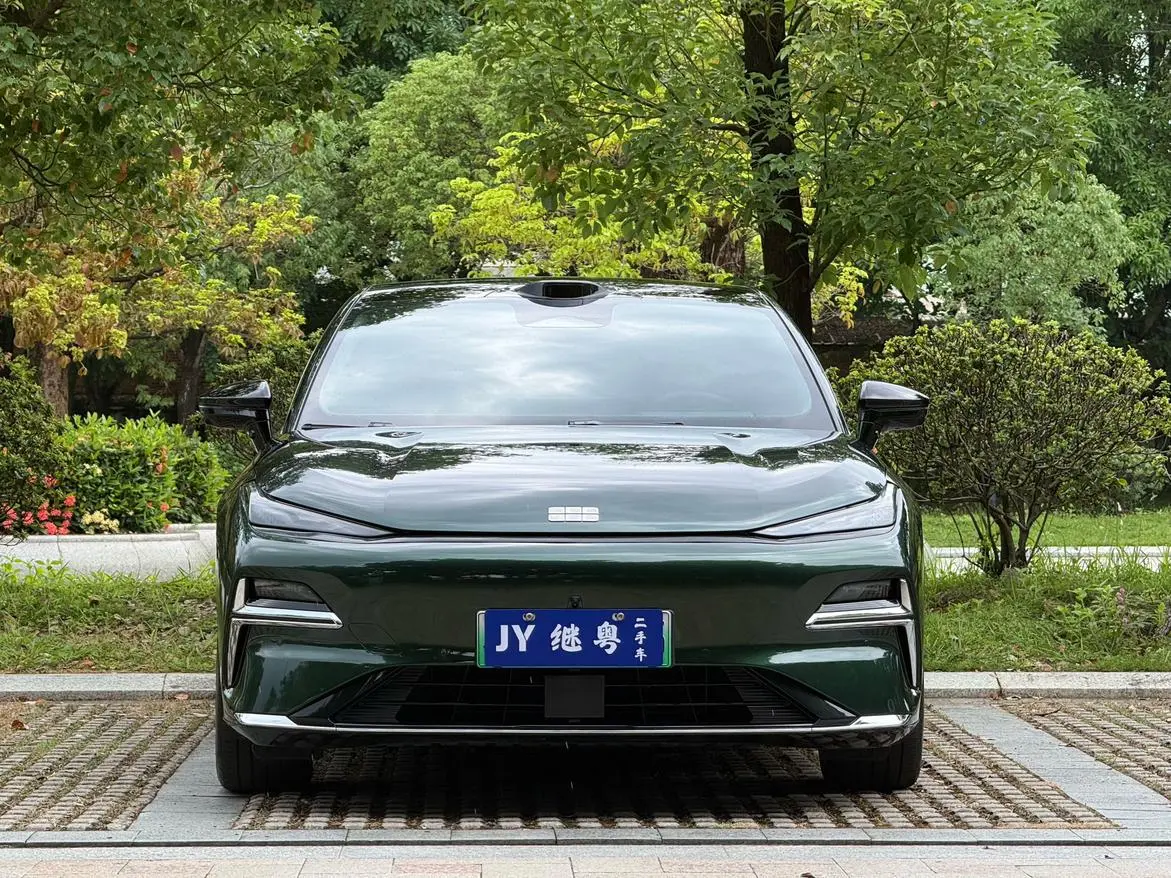 Geely Galaxy Galaxy Sparkle 8 PHEV 130km EM-P Starship Version