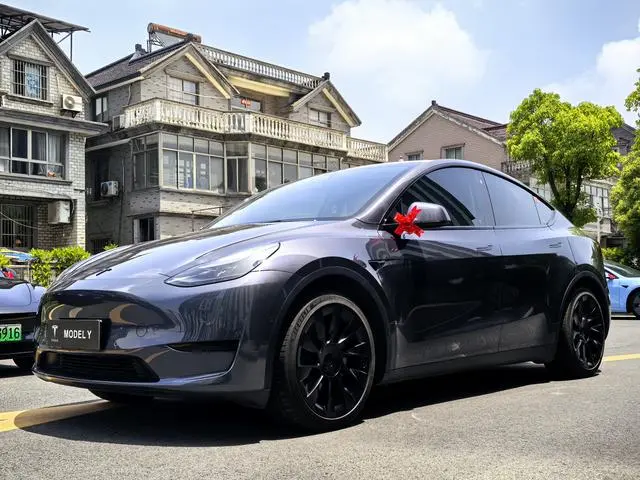 Tesla Model Y Facelifted rear-wheel drive version