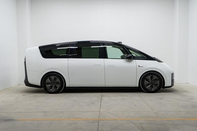 Li Auto Ideal MEGA 2024