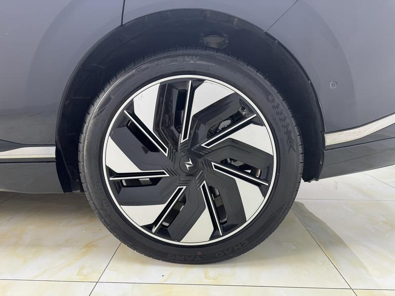 Dongfeng Yipai Eπ 008 2024