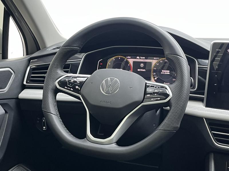 Volkswagen Tiguan L 2022