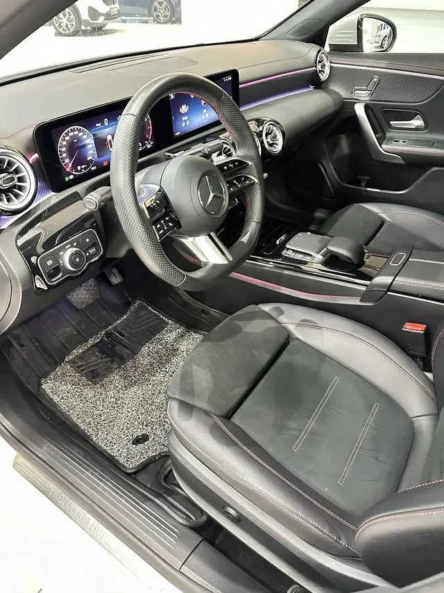 Mercedes-Benz Mercedes-Benz A-class A 200 L sports sedan fashion Version