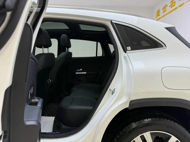 Mercedes-Benz Mercedes-Benz GLA GLA 200