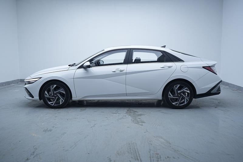 Hyundai Elantra 2023