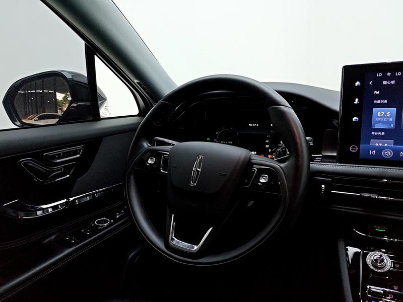 Lincoln adventurer 2022