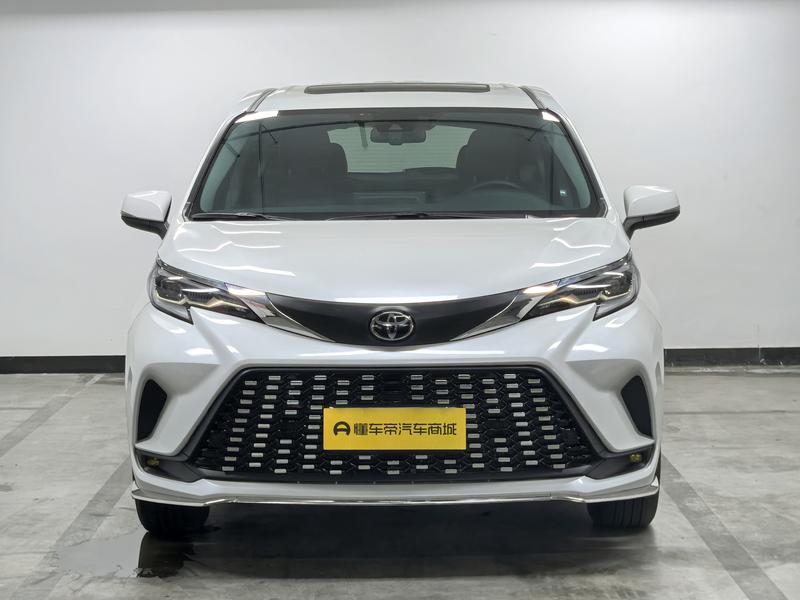 Toyota Gravia 2024