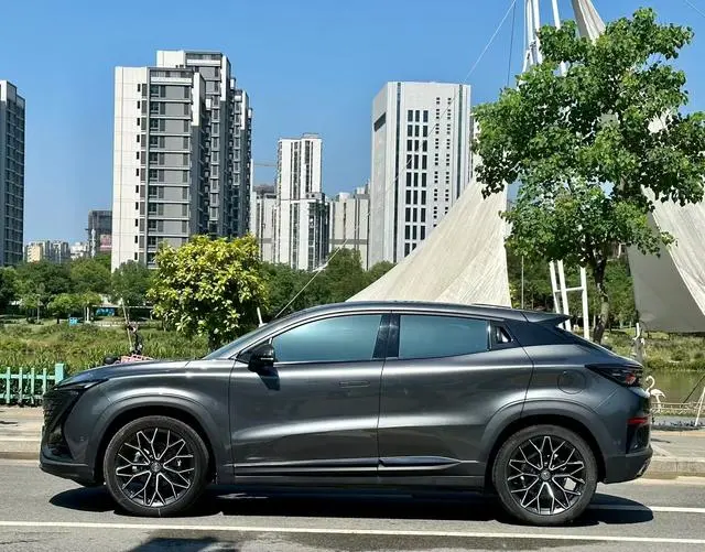 Changan Changan UNI-T 1.5T flagship type