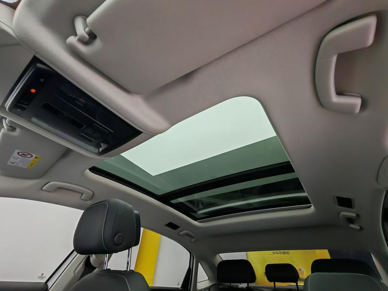 Volkswagen Passat PHEV 2022