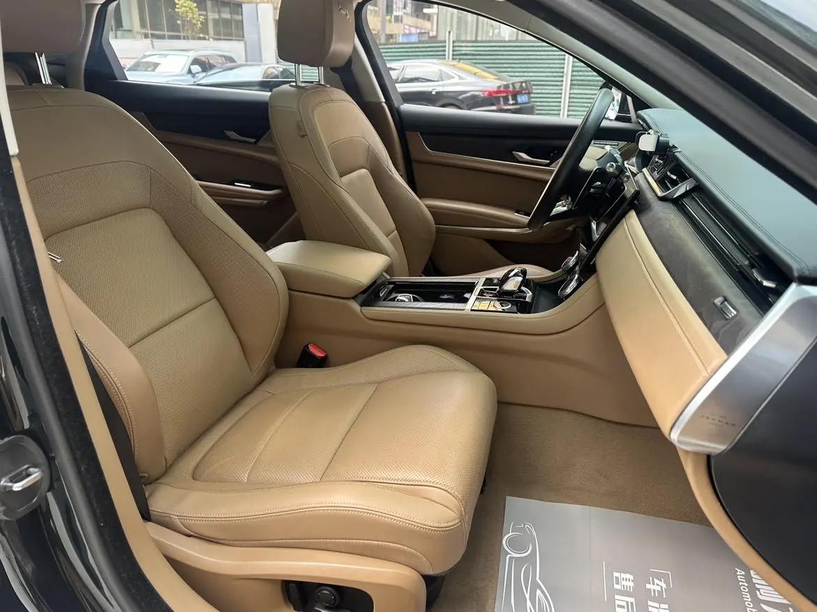 Jaguar Jaguar XFL 2.0T P250 two-wheel drive Exclusive Deluxe Edition