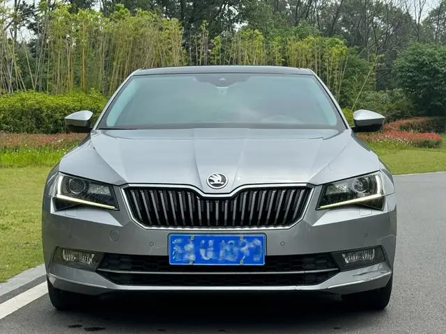 Skoda Speed pie ZI330 DSG Deluxe Edition Country V