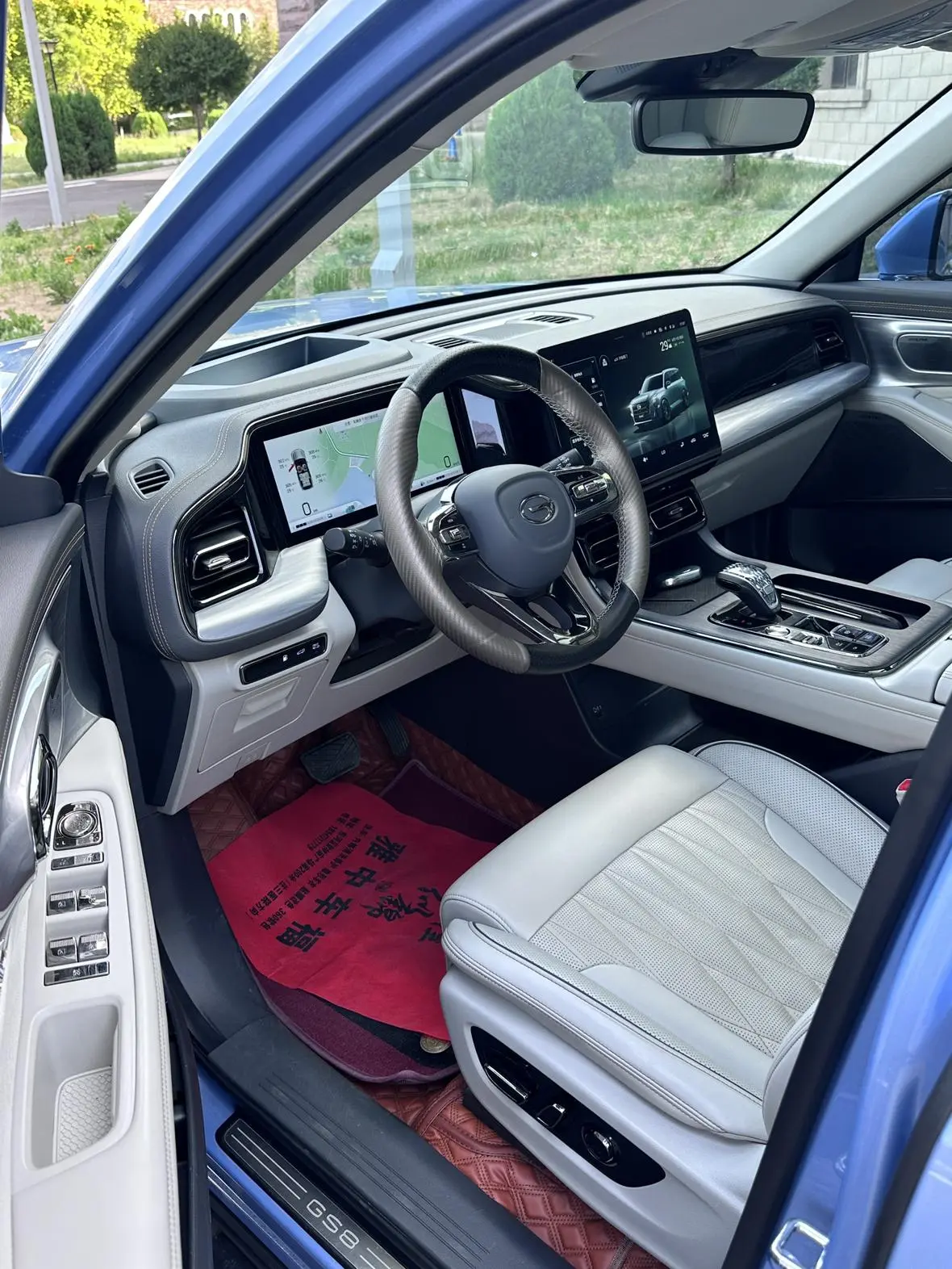 GAC Trumpchi GS8 Dual engine series 2.0TM hybrid four-wheel drive Premium Edition 7-seater