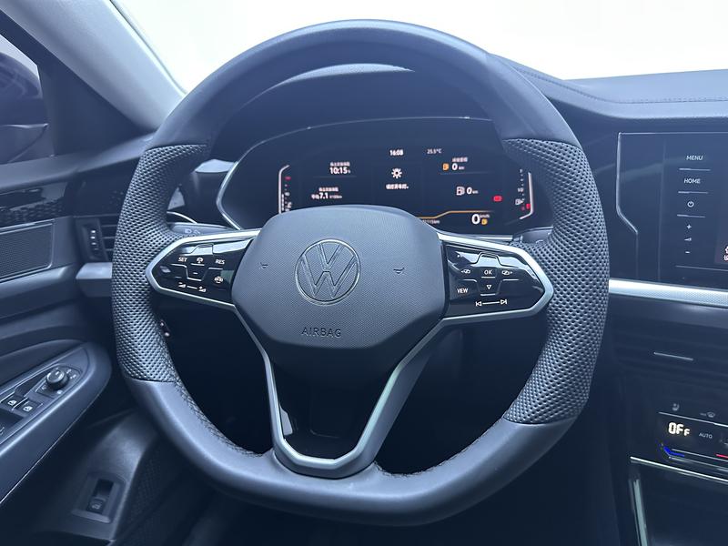 Volkswagen Passat 2024