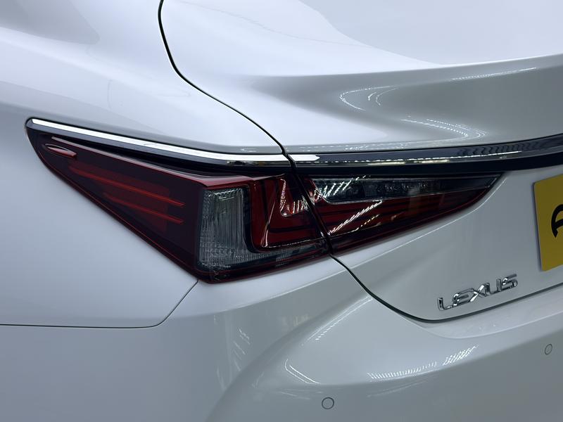 Lexus Lexus ES 2022