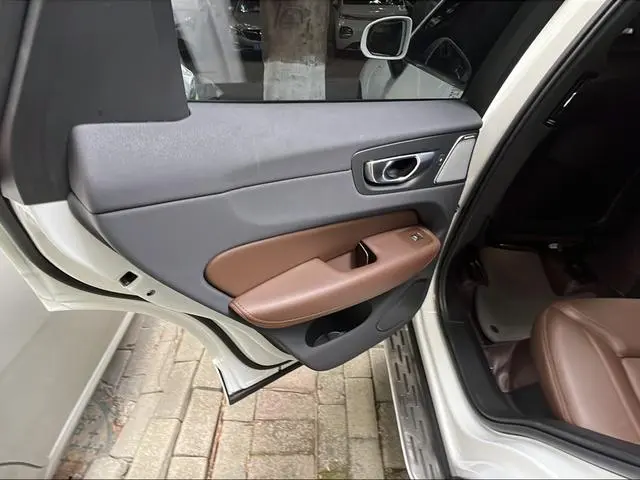 Volvo Volvo XC60 PHEV T8 four-wheel drive long battery life Zhiya Deluxe Edition