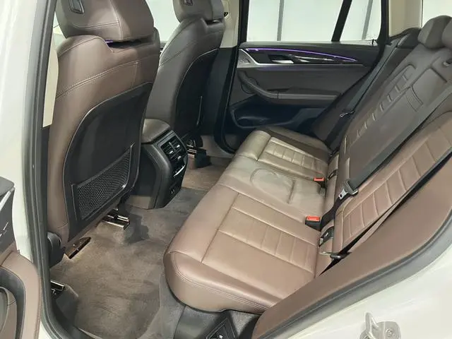 BMW BMW X3 xDrive30i leading M sports suit