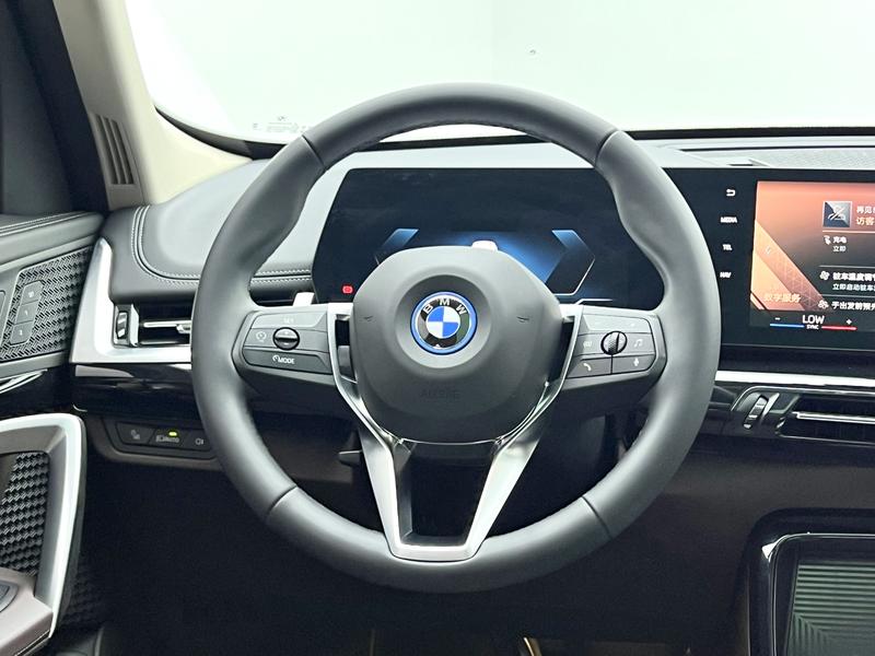 BMW BMW iX1 2024