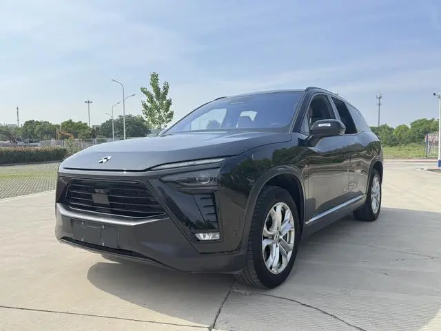 NIO NIO ES8 450KM signature version six seats