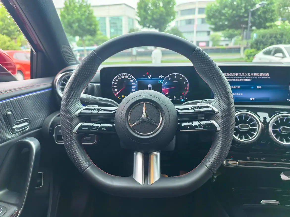 Mercedes-Benz Mercedes-Benz A-class A 200 L sports sedan fashion Version
