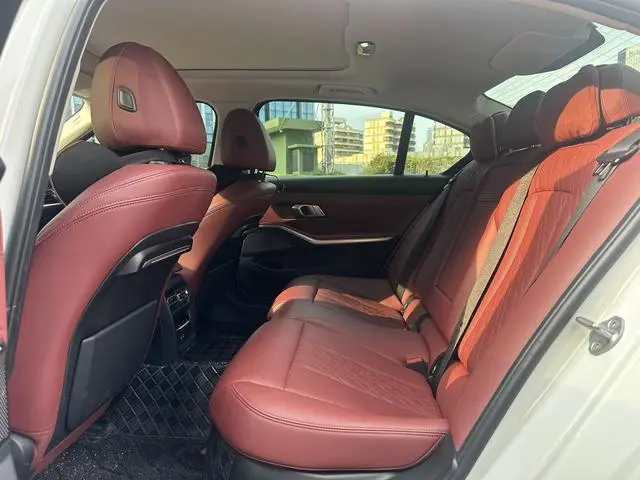 BMW BMW 3 Series Facelift 325Li M sports suit