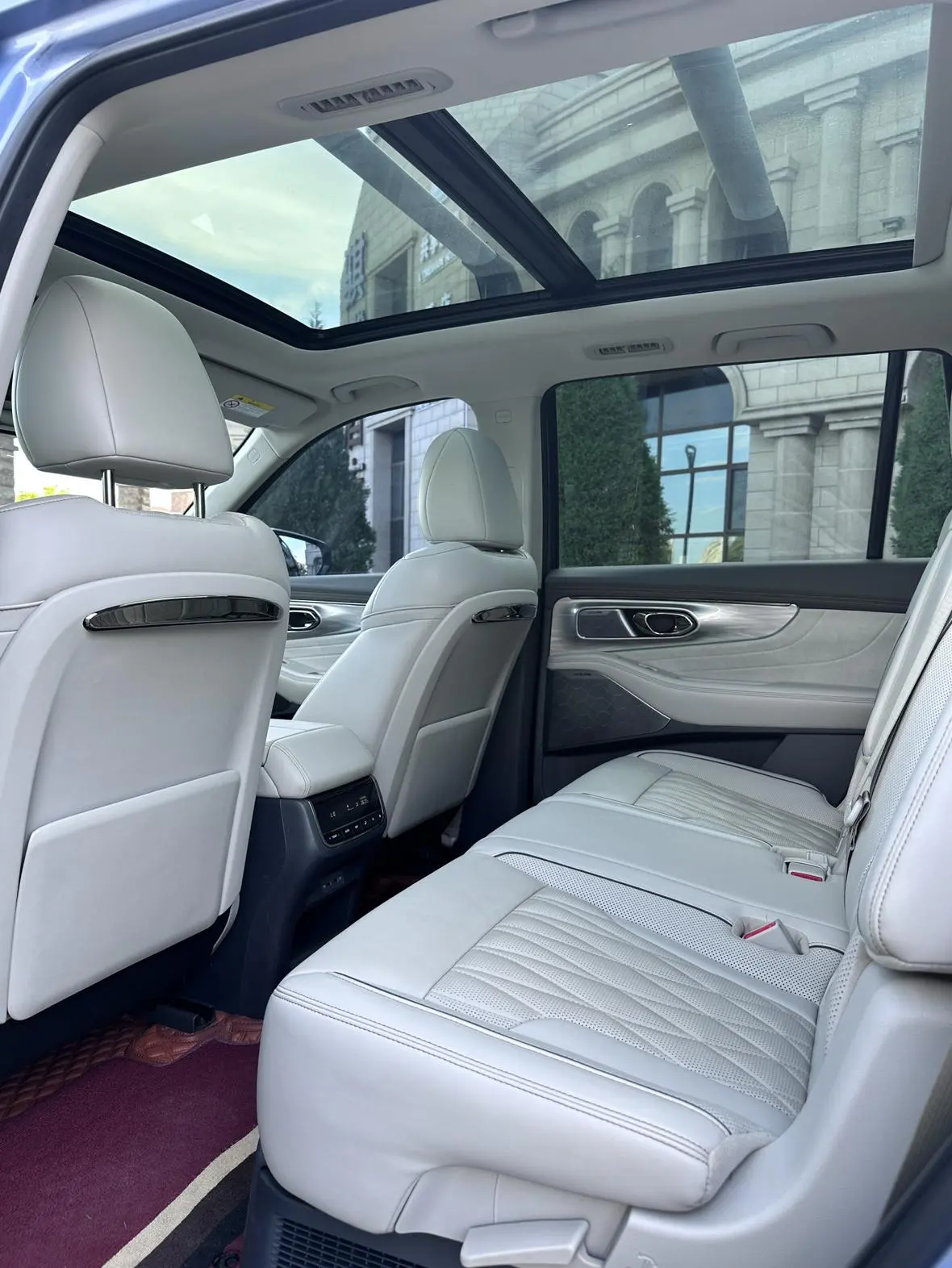 GAC Trumpchi GS8 Dual engine series 2.0TM hybrid four-wheel drive Premium Edition 7-seater