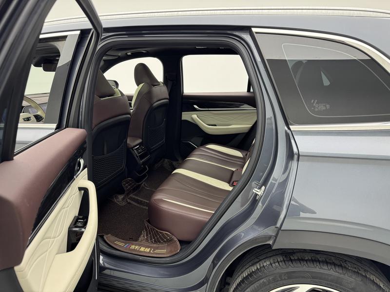 Geely Emgrand L 2024