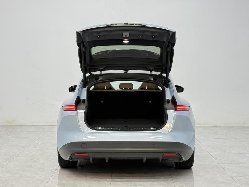 NIO NIO ET5 Touring 2024
