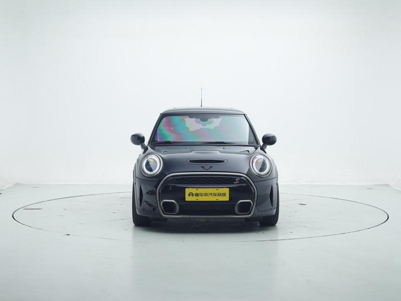 MINI MINI 2023