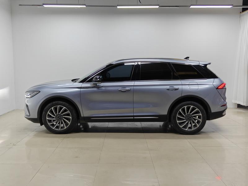 Lincoln adventurer 2023