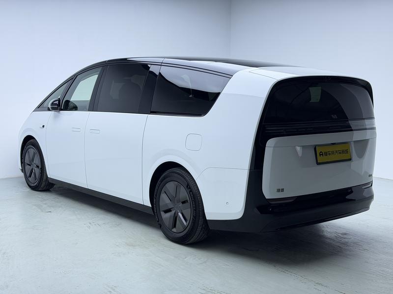 Li Auto Ideal MEGA 2025