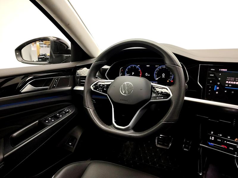 Volkswagen Passat 2024