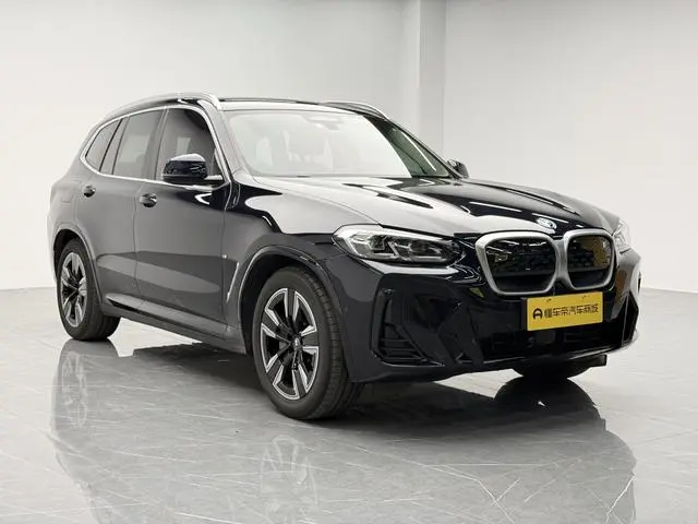 BMW BMW iX3 Leading type